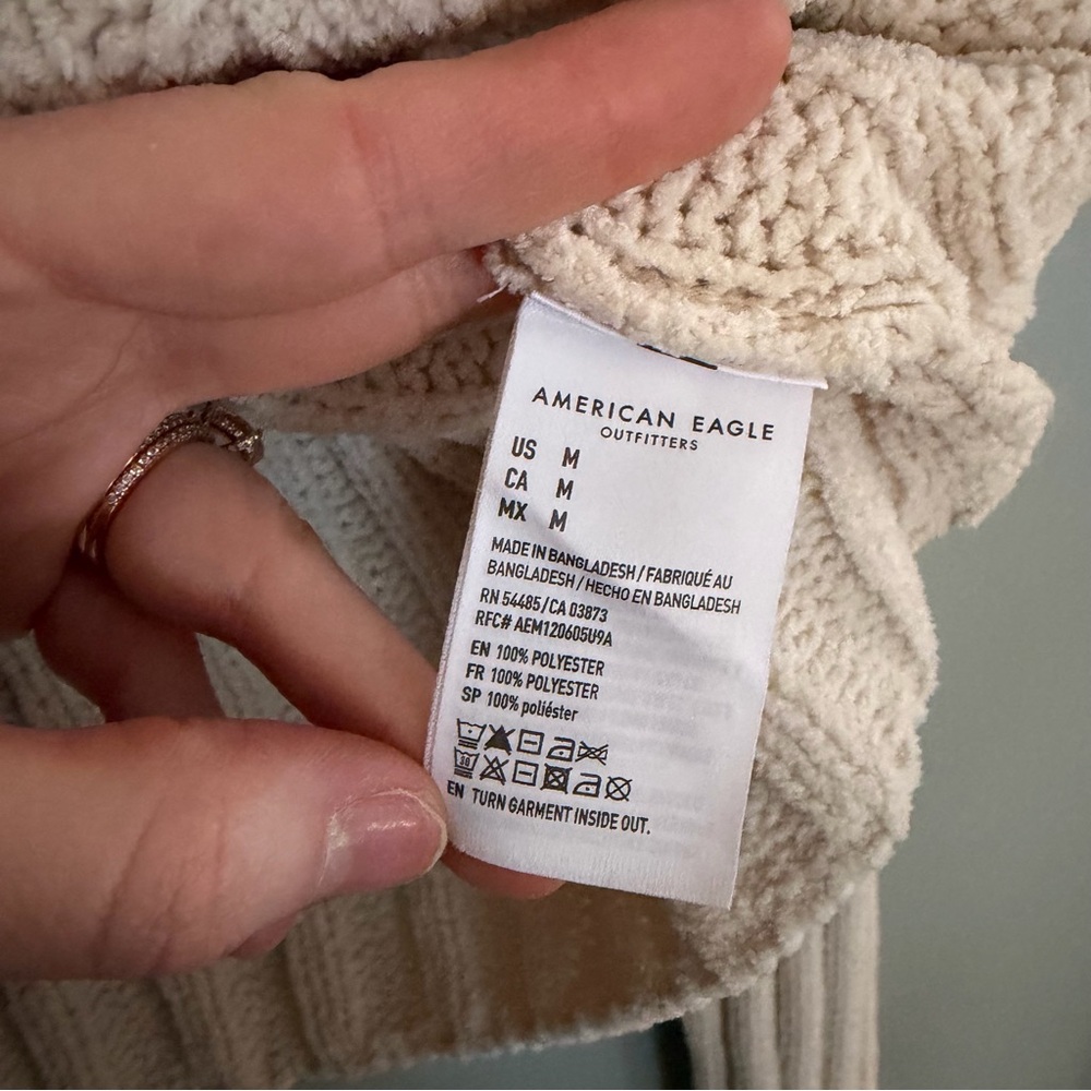 🦅 American Eagle Super Soft Knit Long Sleeve Mock Neck Ivory Sweater - Picture 5 of 5